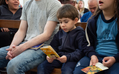 Entrega de Libro de Oraciones